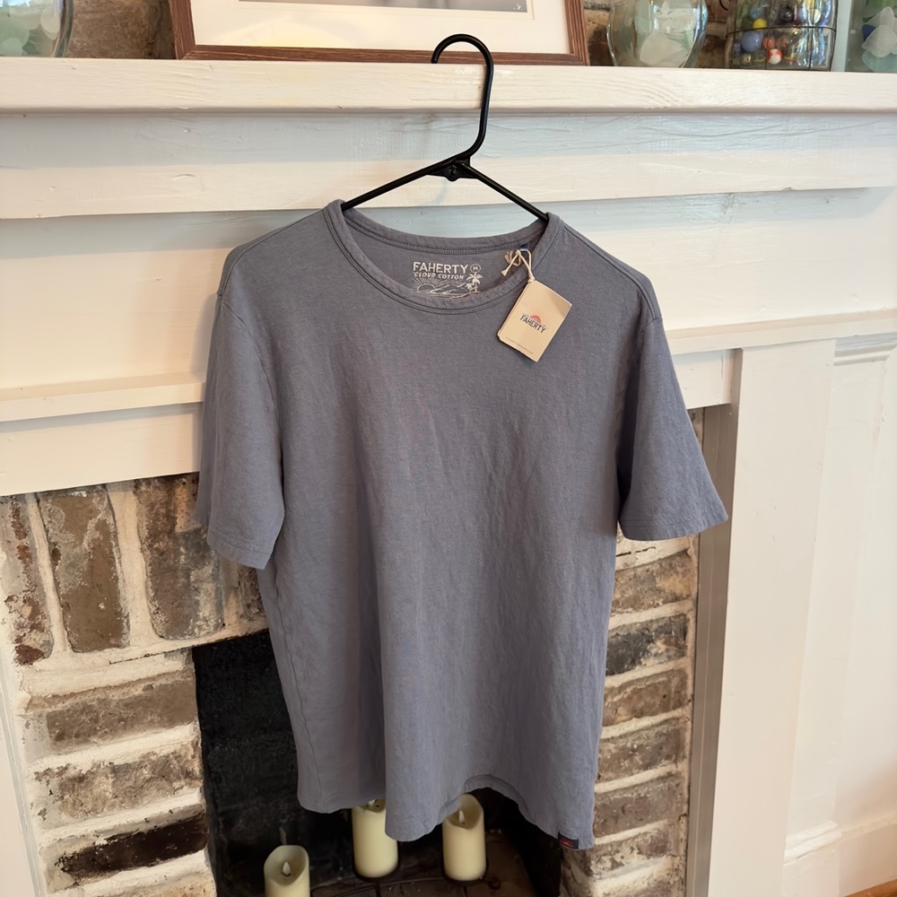 Medium Faherty sunwashed t-shirt